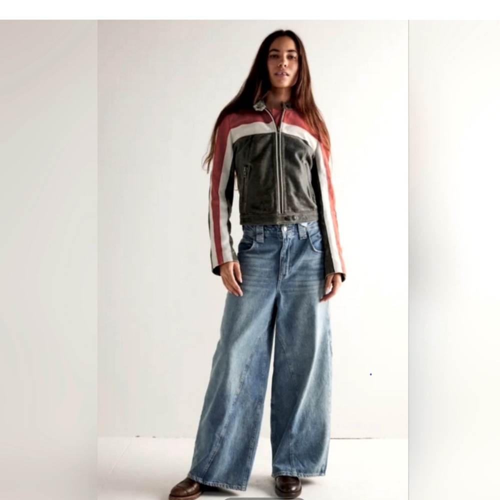 NWOT FREE PEOPLE CHIL VIBE JEANS